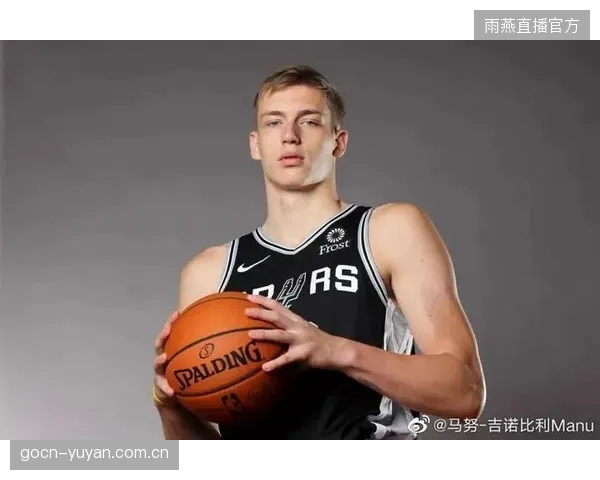 乔纳森·塔在孔帕尼的体系下成为后防核心，传球能力出众。
